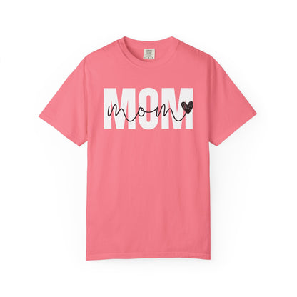 Mom ♥ - Comfort Colors Shirt
