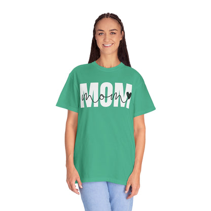 Mom ♥ - Comfort Colors Shirt