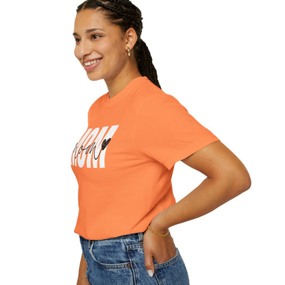 Mom ♥ - Comfort Colors Shirt