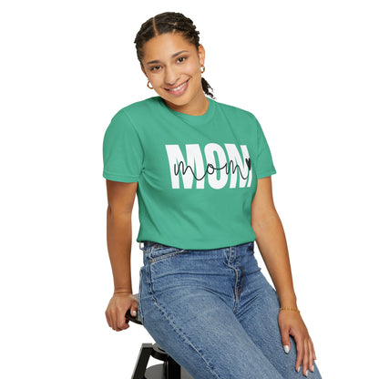 Mom ♥ - Comfort Colors Shirt