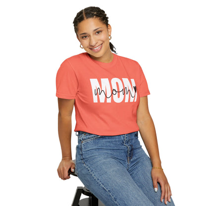 Mom ♥ - Comfort Colors Shirt