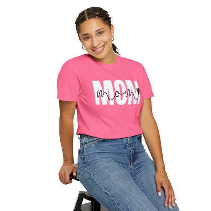 Mom ♥ - Comfort Colors Shirt