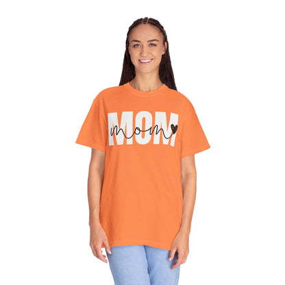Mom ♥ - Comfort Colors Shirt