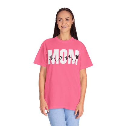 Mom ♥ - Comfort Colors Shirt